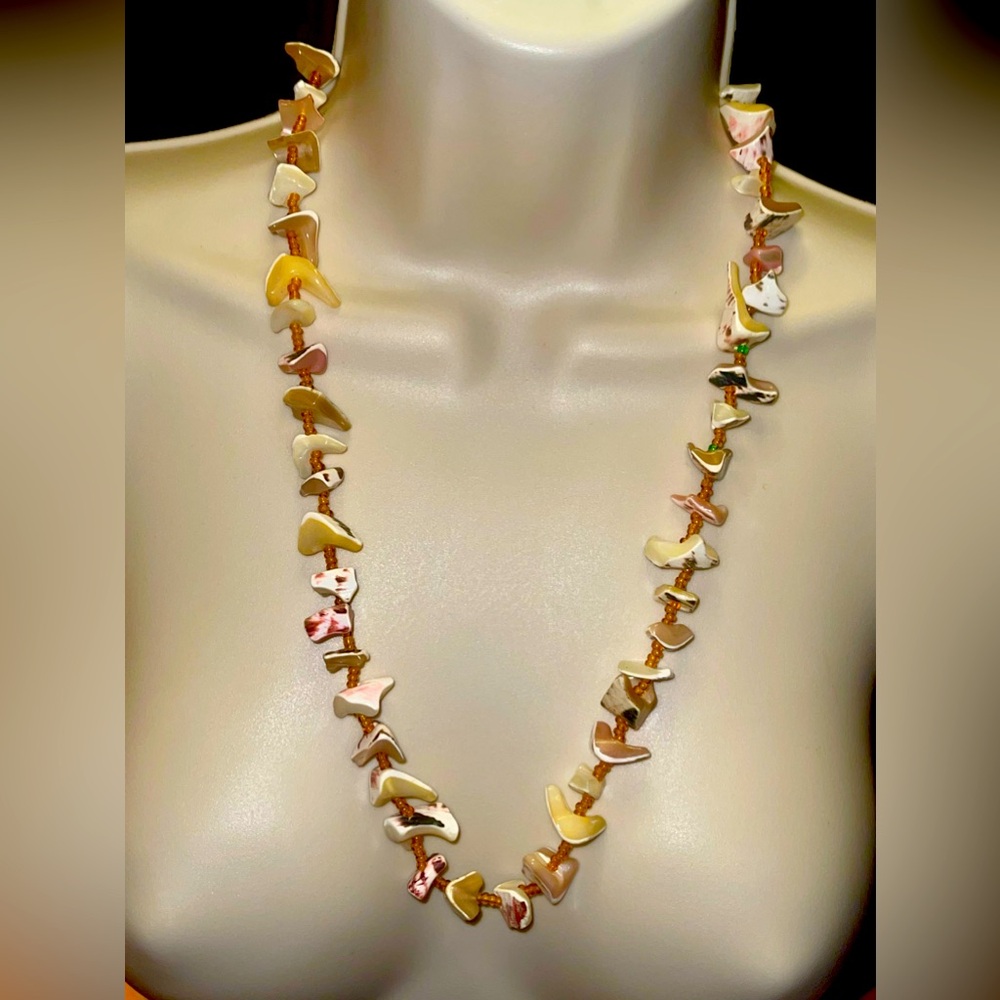 Vintage Broken Glazed Shell Necklace.